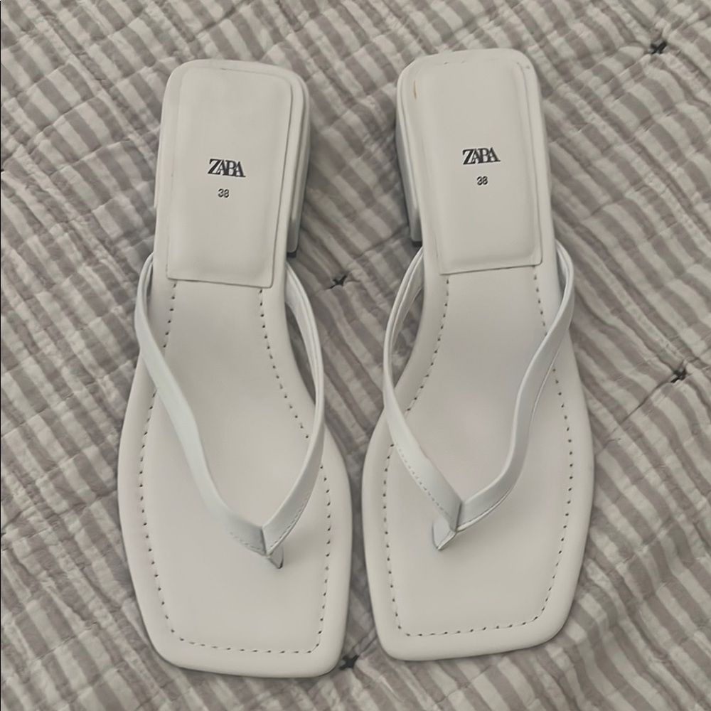 Zara White Minimalist Sandals with Square Toe